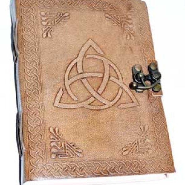 5" x 7" Triquetra leather w/ Latch