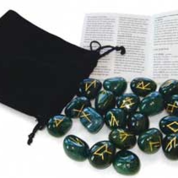 Bloodstone Rune set by Lo Scarabeo