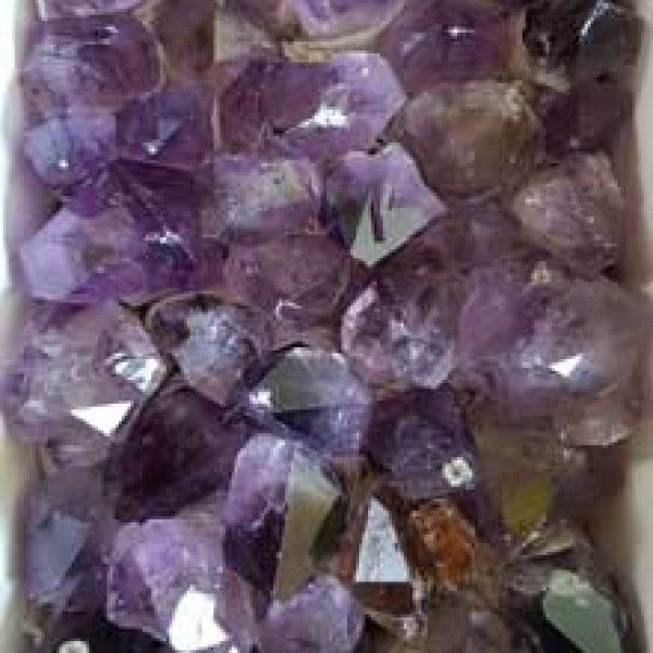 Flat of Amethyst Points