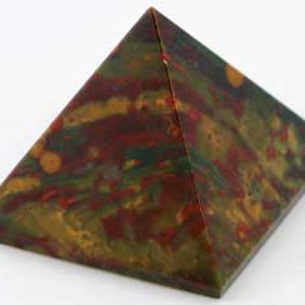 25-30mm Bloodstone pyramid