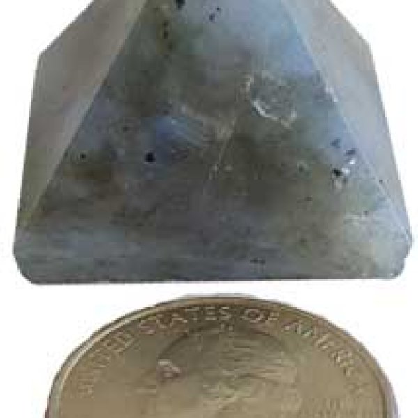 25-30mm Labradorite pyramid