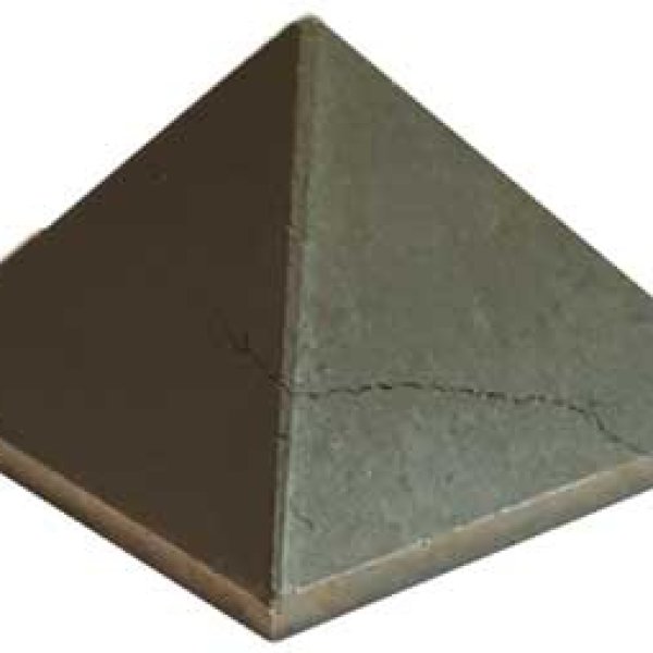 25-33mm Pyrite pyramid