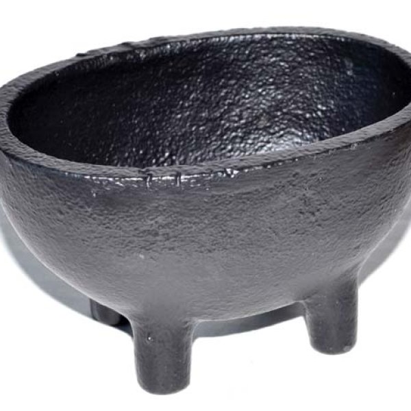 2 1/2" Oval cast iron cauldron