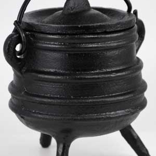 Ribbed cast iron cauldron 3"