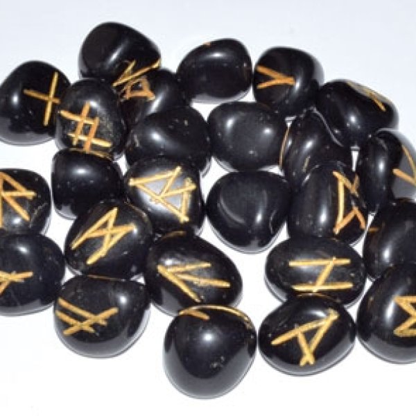Agate, Black rune set